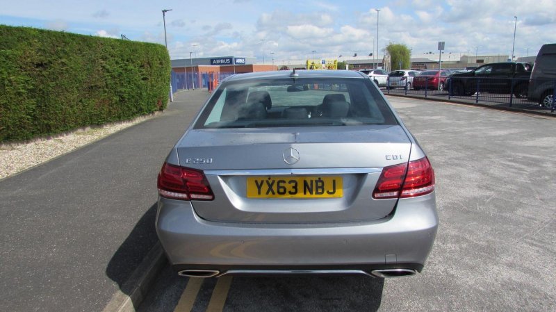MERCEDES-BENZ E CLASS