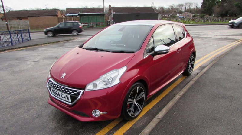 PEUGEOT 208