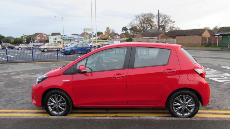 TOYOTA YARIS