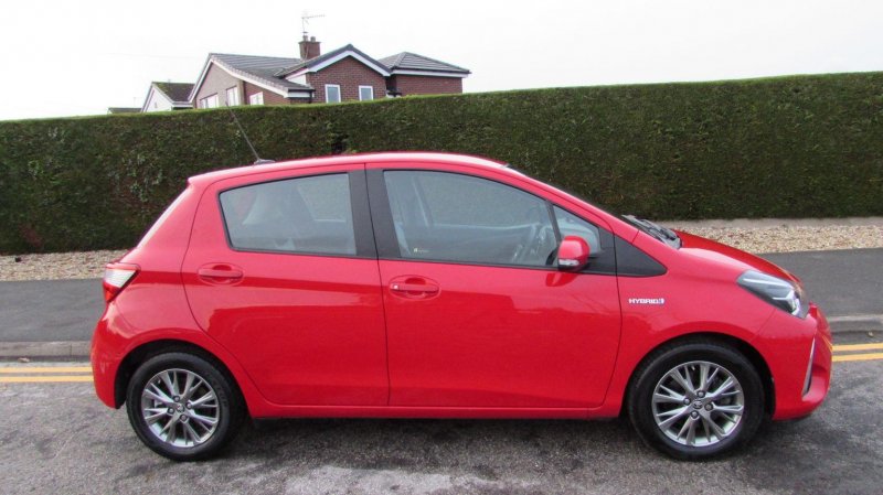 TOYOTA YARIS