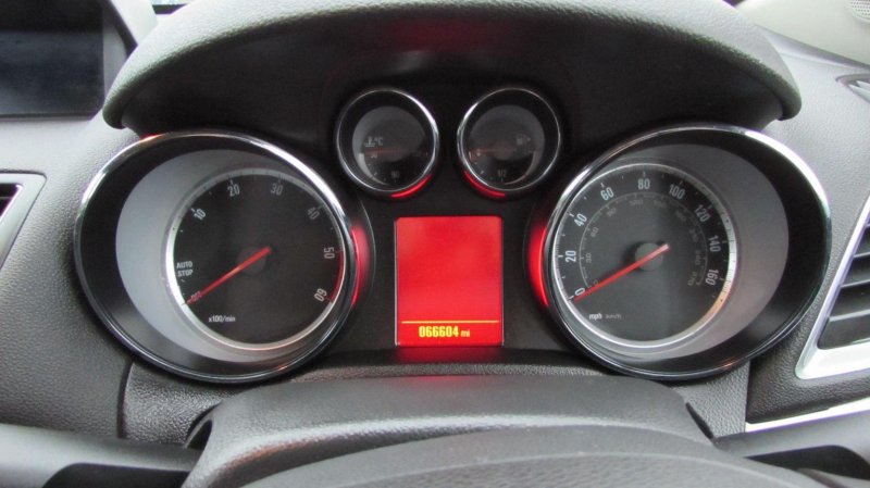 VAUXHALL MOKKA