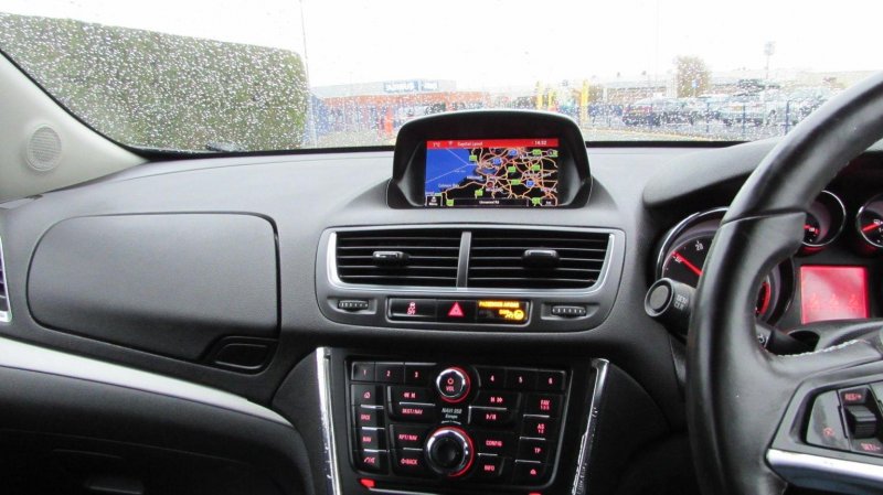 VAUXHALL MOKKA