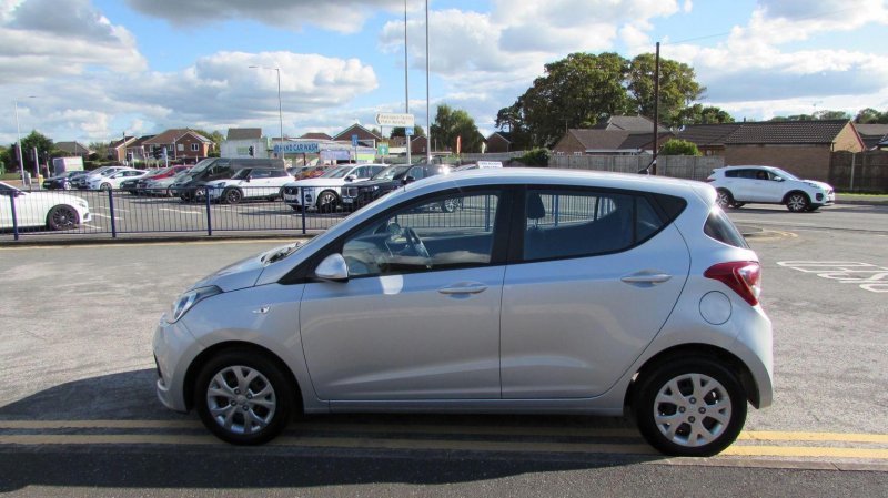 HYUNDAI I10