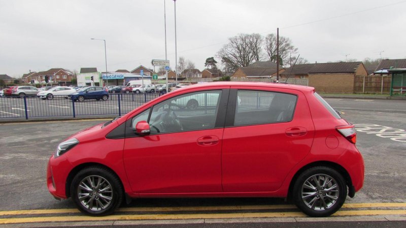 TOYOTA YARIS