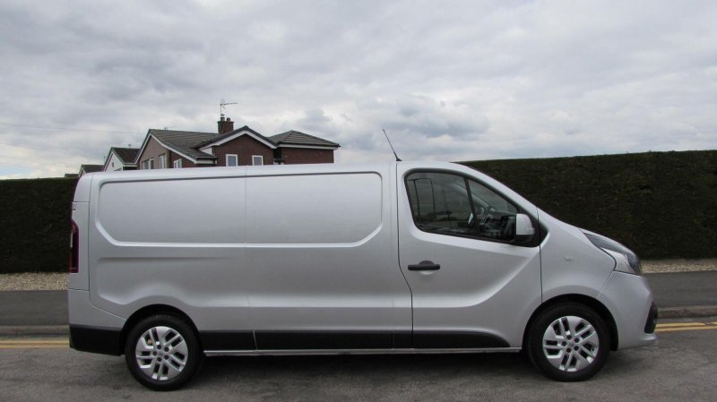 RENAULT TRAFIC
