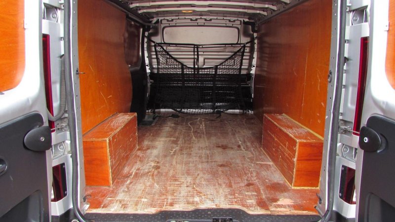 RENAULT TRAFIC