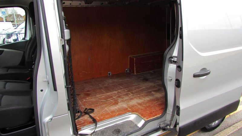 RENAULT TRAFIC