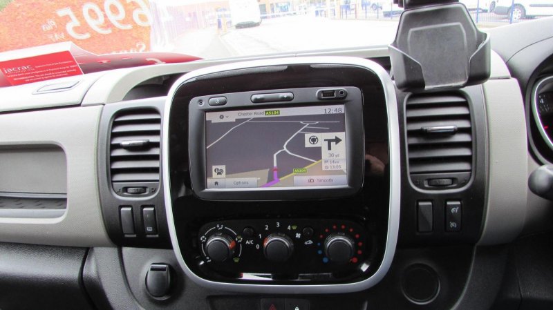 RENAULT TRAFIC