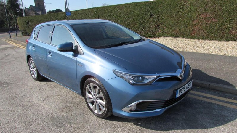 TOYOTA AURIS