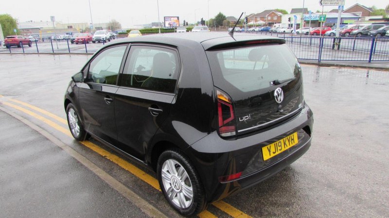 VOLKSWAGEN UP