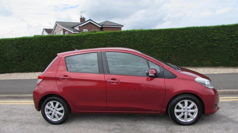 TOYOTA YARIS