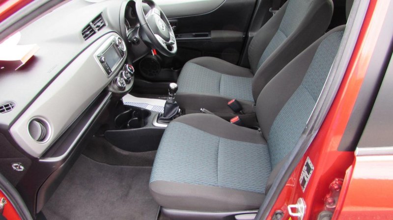TOYOTA YARIS