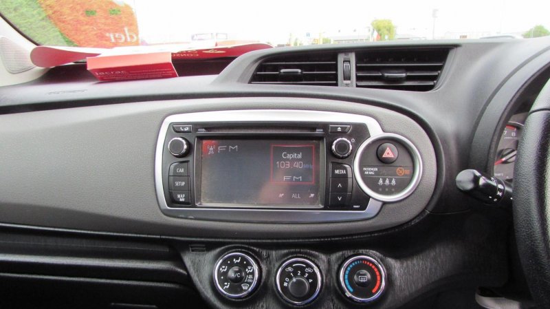 TOYOTA YARIS