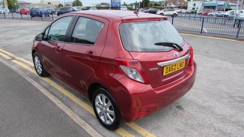 TOYOTA YARIS