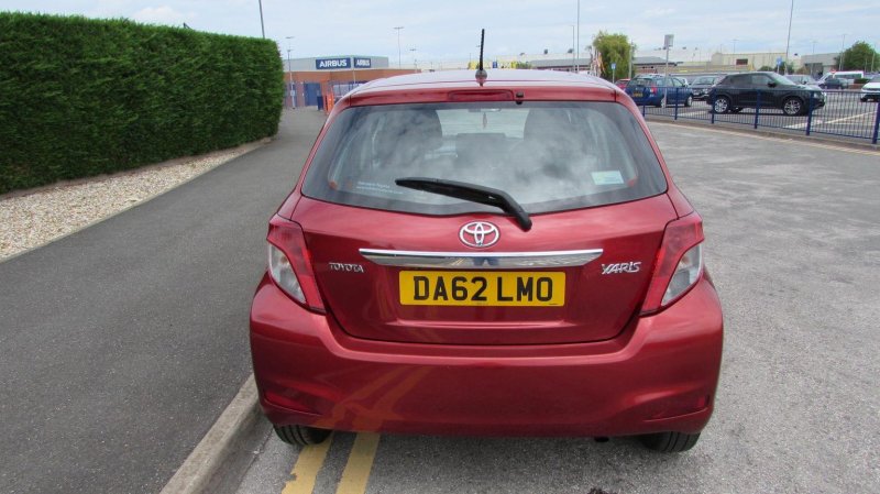 TOYOTA YARIS