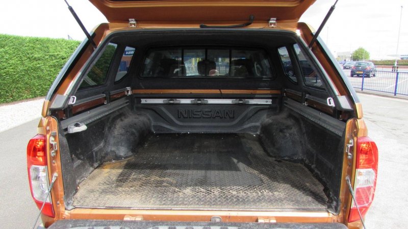 NISSAN NAVARA