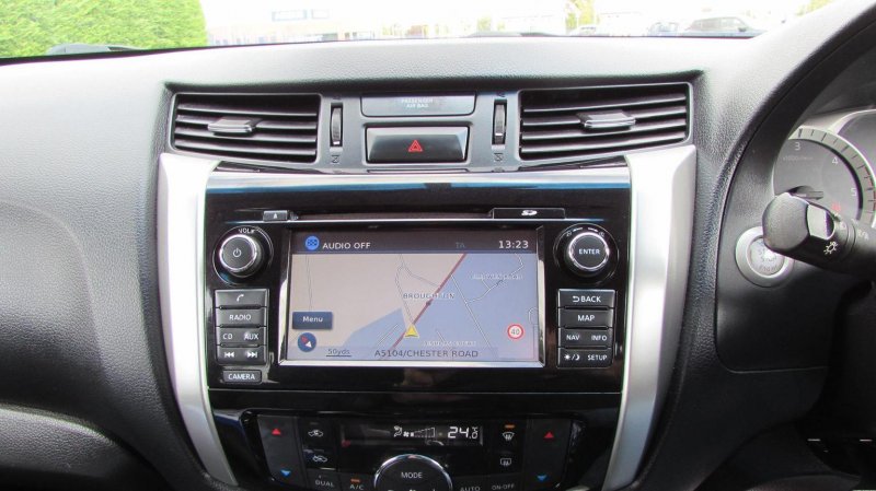 NISSAN NAVARA